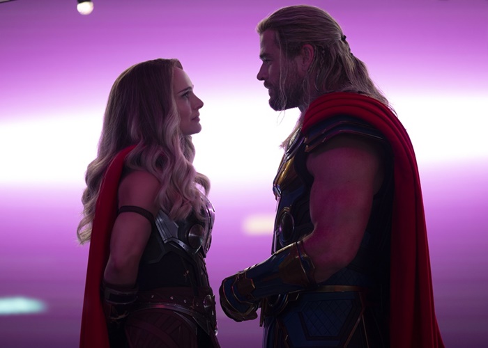 Review 'Thor: Love and Thunder': Cinta Segitiga Thor, Mjolnir, dan Stormbreaker 