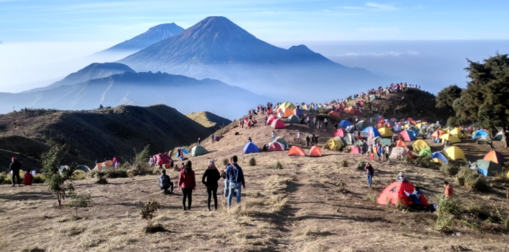 5 Gunung Tertinggi di Pulau Jawa yang Bisa Didaki