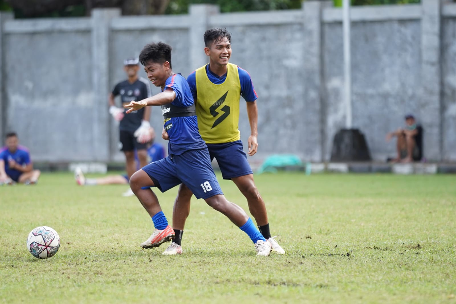 Arema FC Resmi Pinjamkan Dua Pemain Muda ke Deltras Sidoarjo