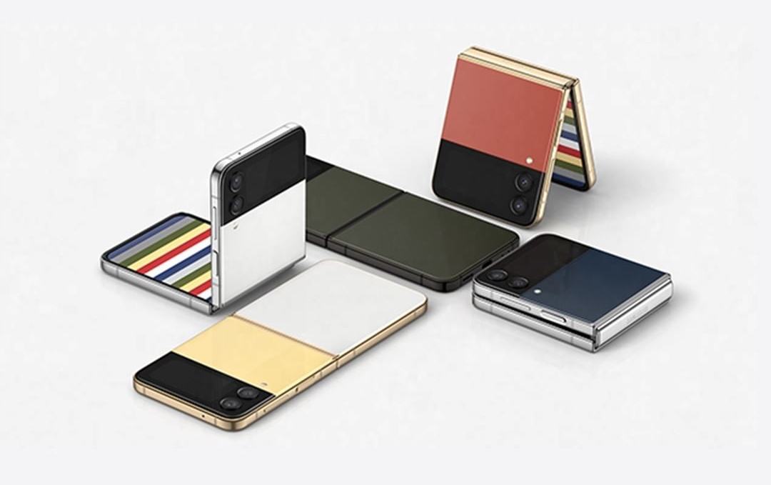 Desain Ikonik Samsung Galaxy Z Flip4 5G Bikin Keren dan Trendy