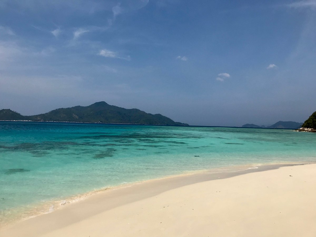 5 Pesona Jemaja, Surga Tersembunyi di Kepulauan Riau
