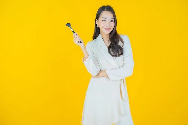 3 Rahasia di Balik Korean Makeup Look, Kok Bisa Kelihatan Glowing?