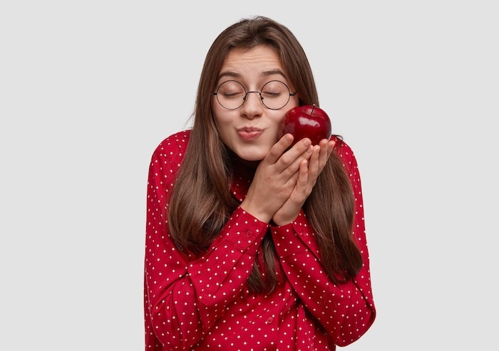 Mengenal Apple Cheeks, Istilah yang Lagi Popular di TikTok 