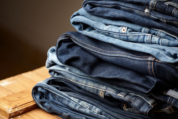 5 Tips Memilih Model Celana Jeans Sesuai Bentuk Tubuh