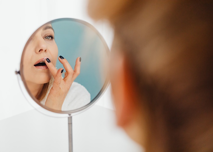 Hindari Lipstik Patchy dengan 5 Rekomendasi Lip Primer Ini! 