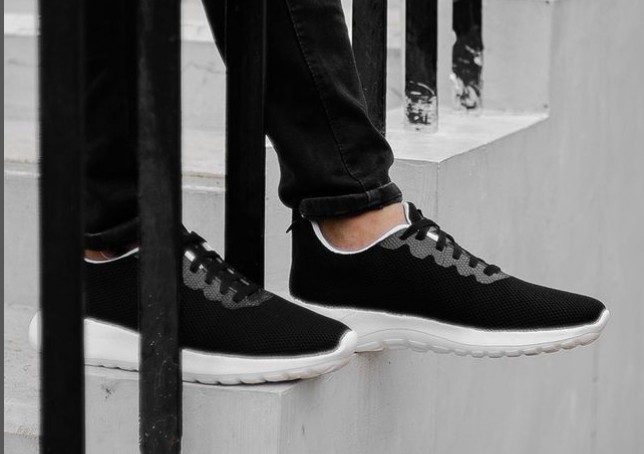 1664447979-Sneakers-RedKnot.jpg