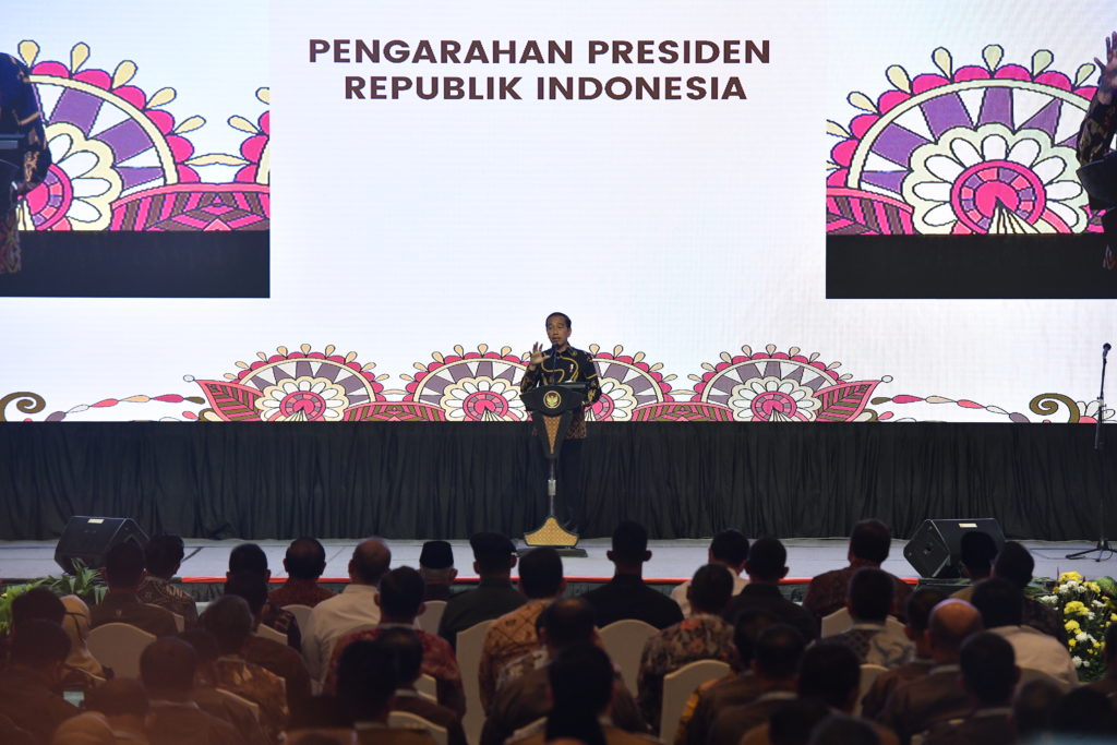 Jokowi Minta Kepala Daerah Ajak Warganya Wisata di Dalam Negeri