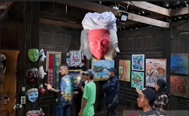 36 Seniman Gelar Pameran Seni Rupa di Festival Lima Gunung