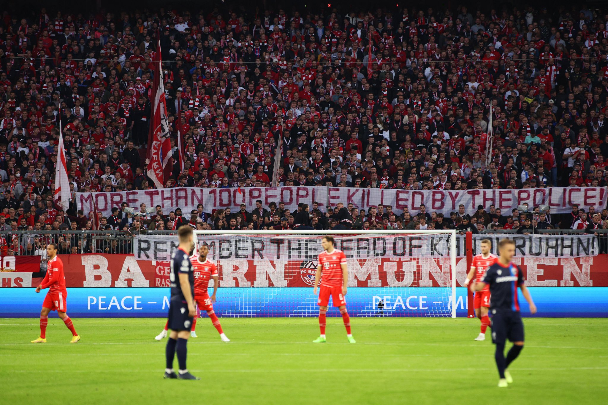 Fans Bayern Kenang Tragedi Kanjuruhan: 100 Orang Lebih Dibunuh Polisi
