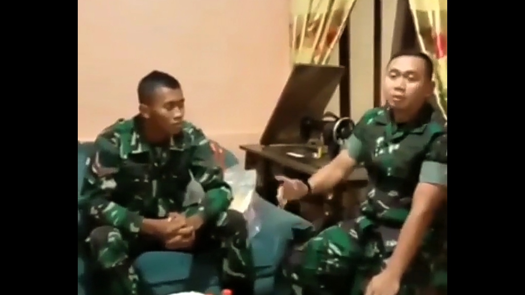 Temui Korban, Oknum TNI yang Beri Tendangan 'Kungfu' ke Aremania Minta Maaf