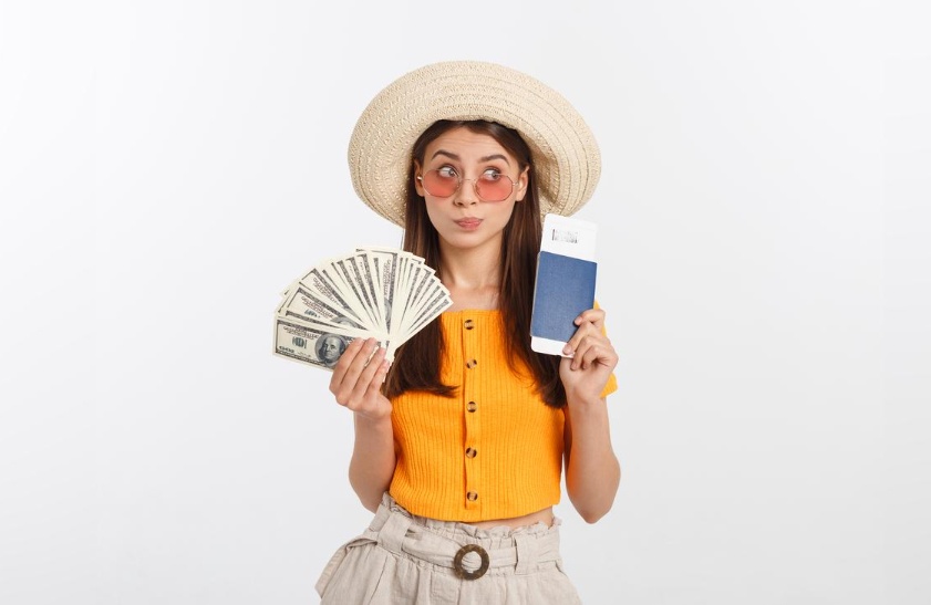 5 Tips Menjaga Uang Tetap Aman saat Liburan ke Luar Negeri