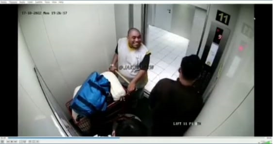 Polisi Ungkap Arti Senyuman Pembunuh Bawa Mayat di Lift: Senang dan Puas