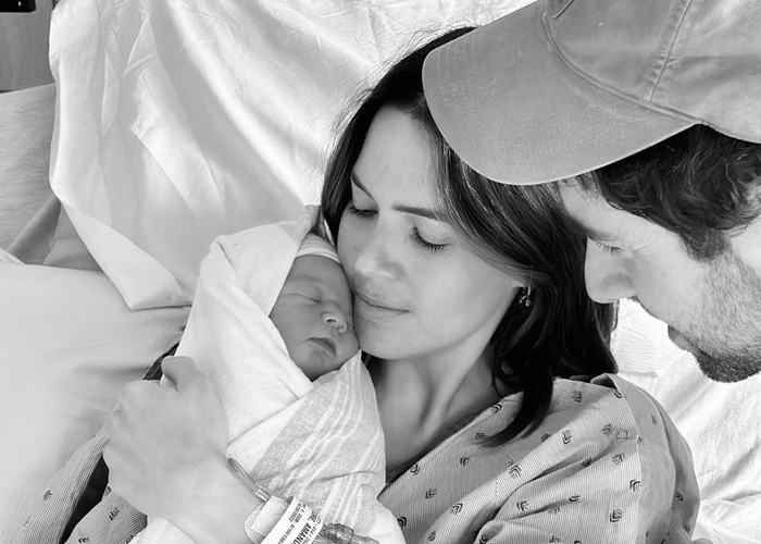 Mandy Moore dan Suami Sambut Anak Kedua, Bayi Laki-laki Lagi