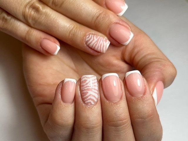 1666694623-Zebra-Fingertips-Nail-Art.jpg