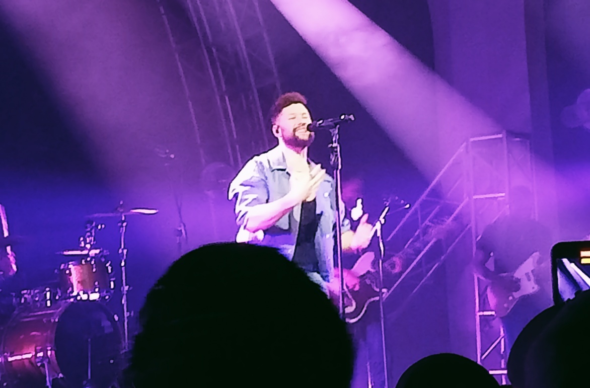 Konser di Jakarta, Calum Scott Bawakan 17 Lagu Termasuk 'You Are The Reason'