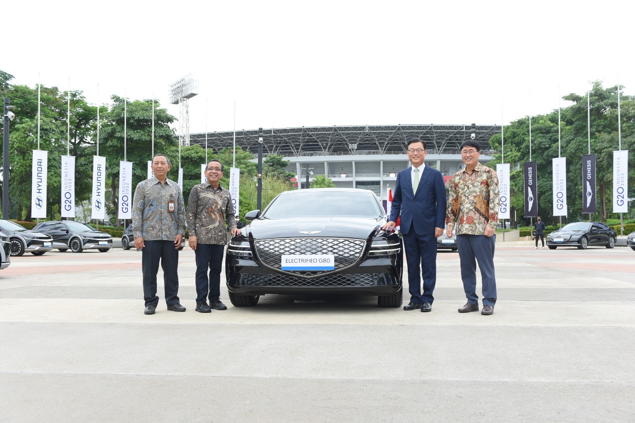 Hyundai Serahkan Genesis Electrified G80 dan IONIQ 5 untuk Presidensi G20