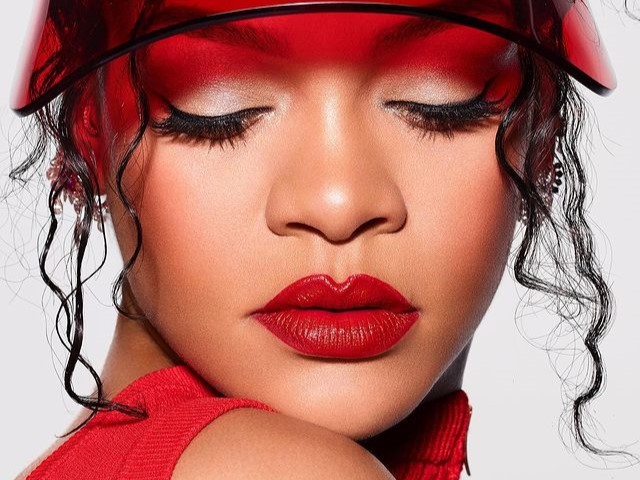 5 Kiat Sukses Rihanna Besarkan Bisnis Kecantikan