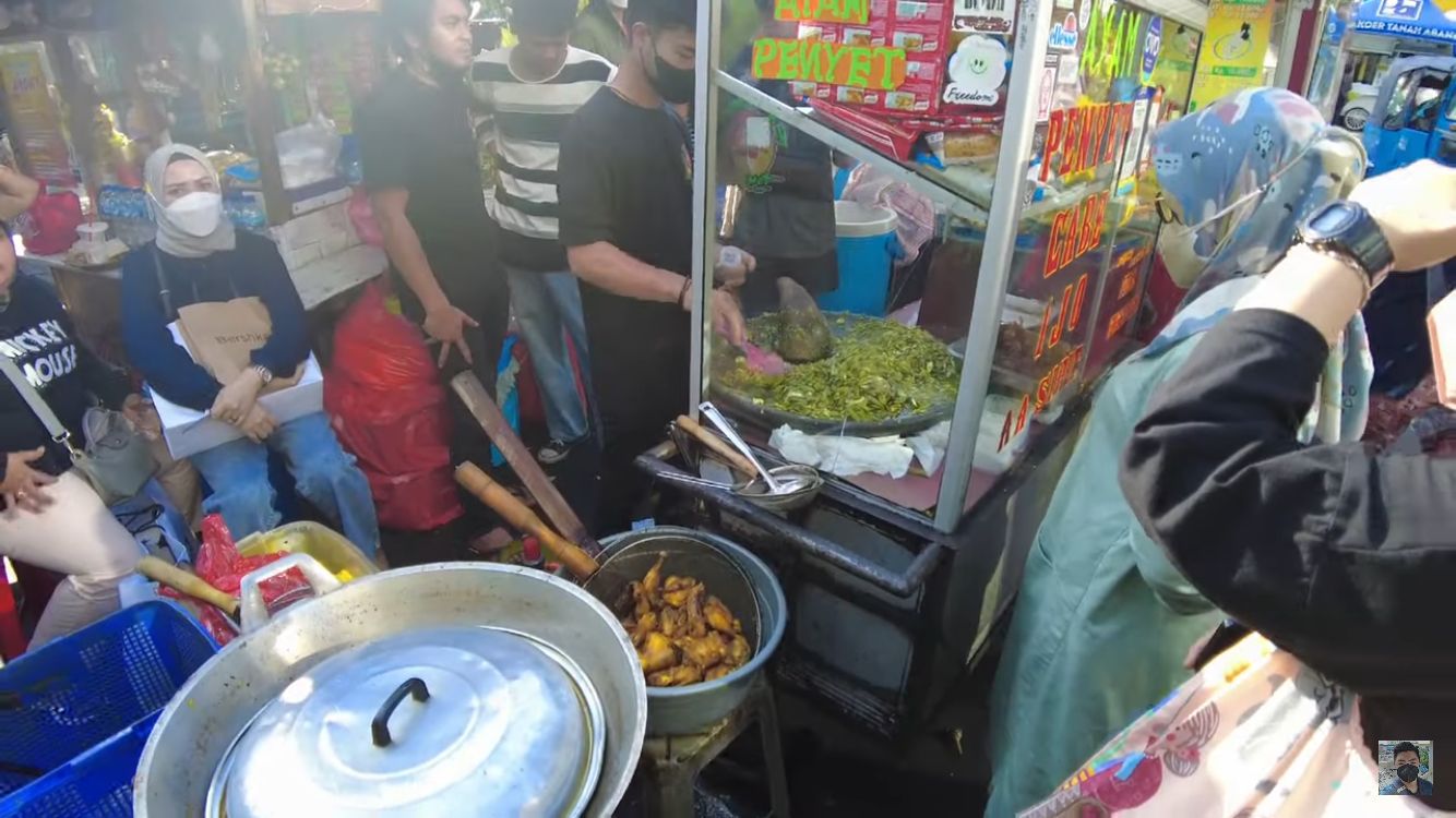'Hidden Gems' Kuliner Murah di Belakang Mal Grand Indonesia