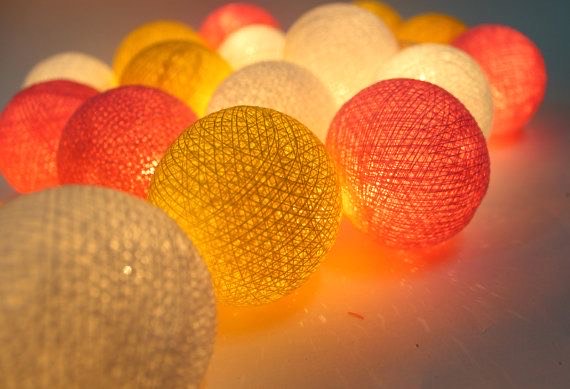 DIY Lampu Hias dari Balon dan Benang
