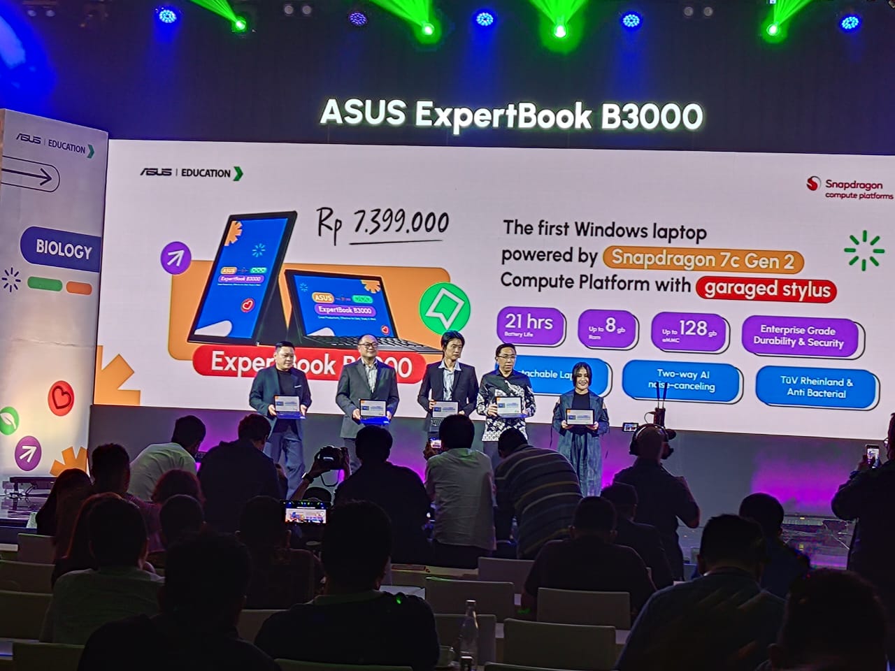 Asus ExpertBook B3000, Laptop Rasa Ponsel Rp 7 Jutaan