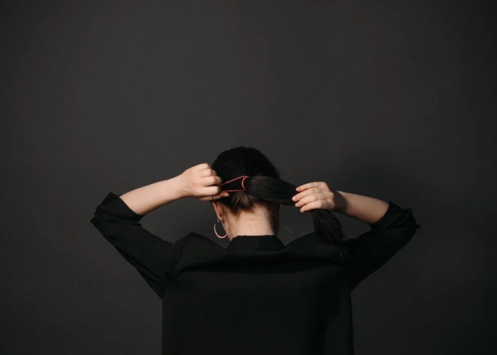 Sakit Kepala saat Bergaya Ponytail? Ternyata Ini Sebabnya!
