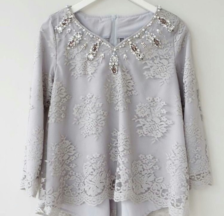 1670403333-Blus-brokat.JPG