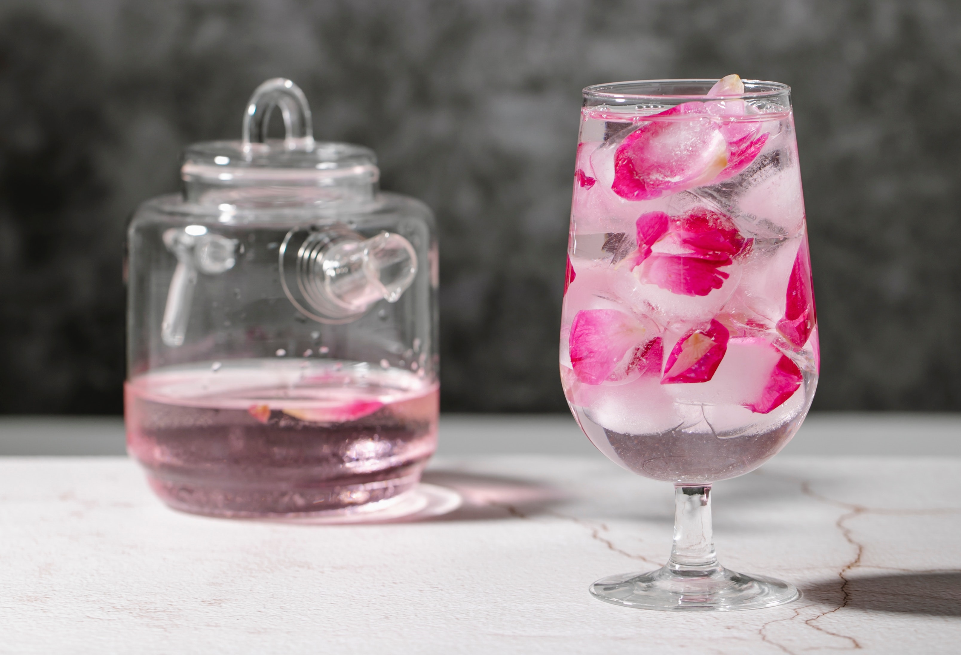 Manfaat Rose Water: Bikin Kulit Sehat hingga Hilangkan Stres