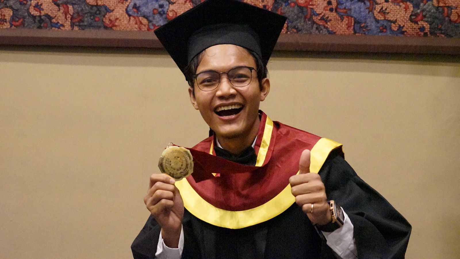 Kisah Sukses Alumni UM Surabaya Raih Miliaran Rupiah dari Bisnis Konveksi