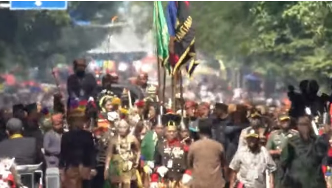 Mengintip Momen Kirab Pengantin Kaesang-Erina