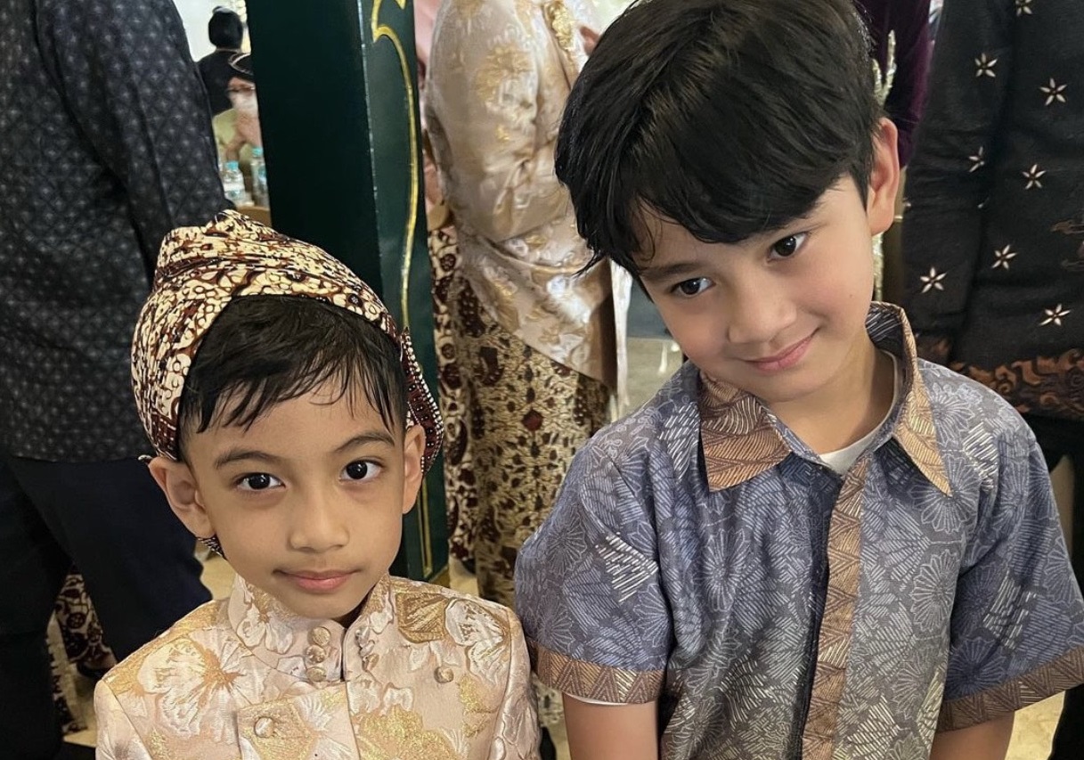 Momen Jan Ethes dan Rafathar Foto Bareng di Pernikahan Kaesang-Erina