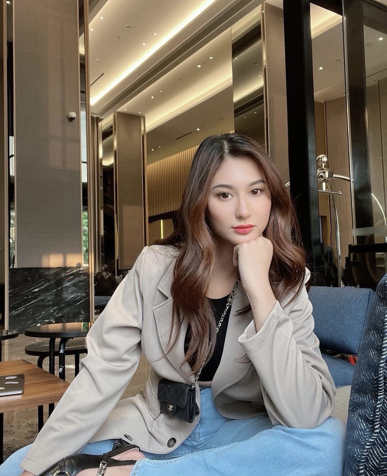 Mengenal Sesa Eryka, TV Host dan Puteri Indonesia Berbakat Sumsel 2019