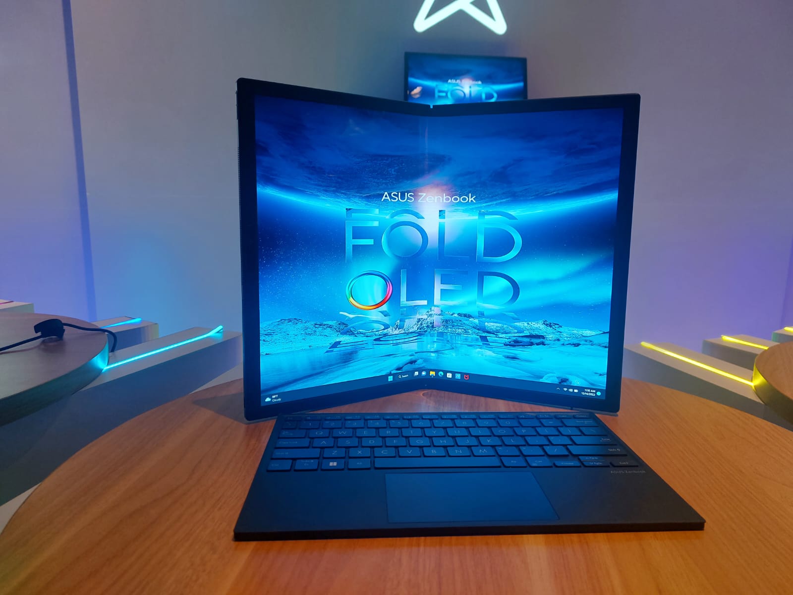 ASUS Bawa Laptop Layar Lipat 17 Inci ke Indonesia, Berapa Harganya?