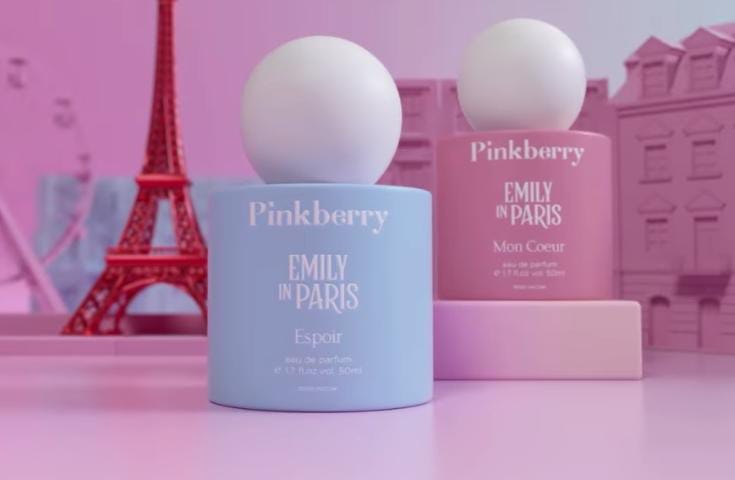 1671595389-parfum-pinkberry-emily-in-paris.jpeg