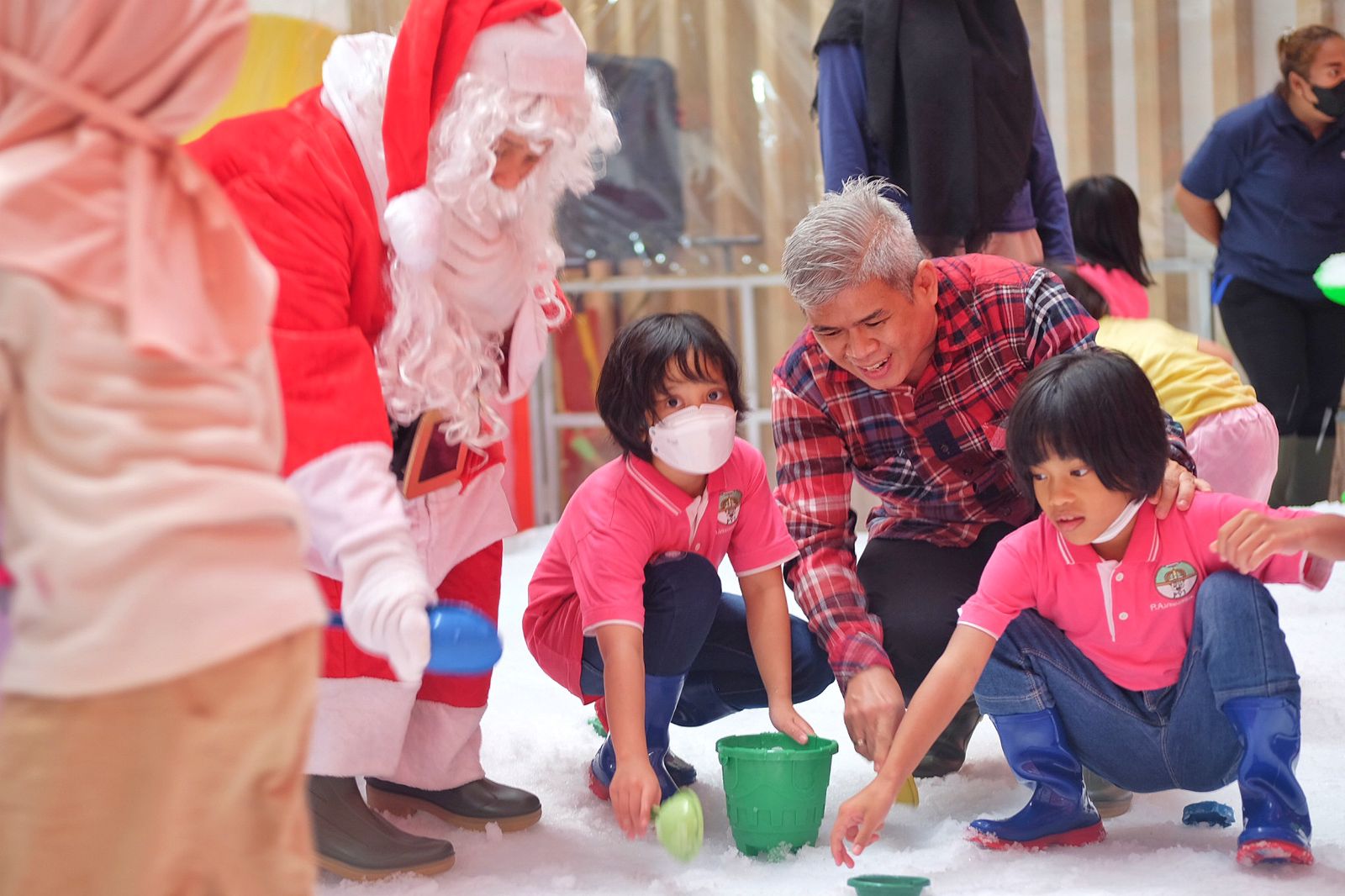 1671780115-ice-rink-snow-playground.jpeg
