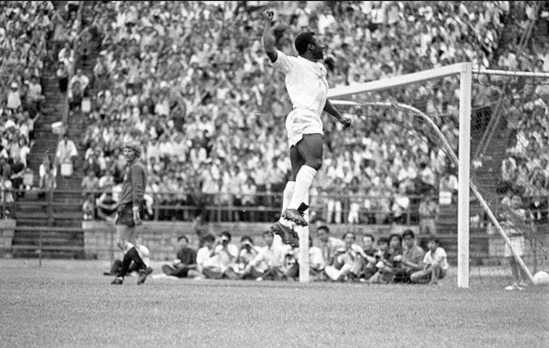 Pele, Sang ‘Raja Sepak Bola’ Meninggal Dunia