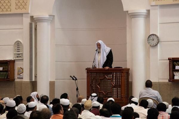 Contoh Khutbah Sholat Jumat Singkat dengan Berbagai Tema