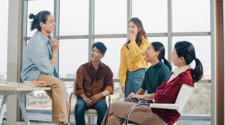 Kumpulan Pantun Jenaka Lucu dalam Berbagai Tema