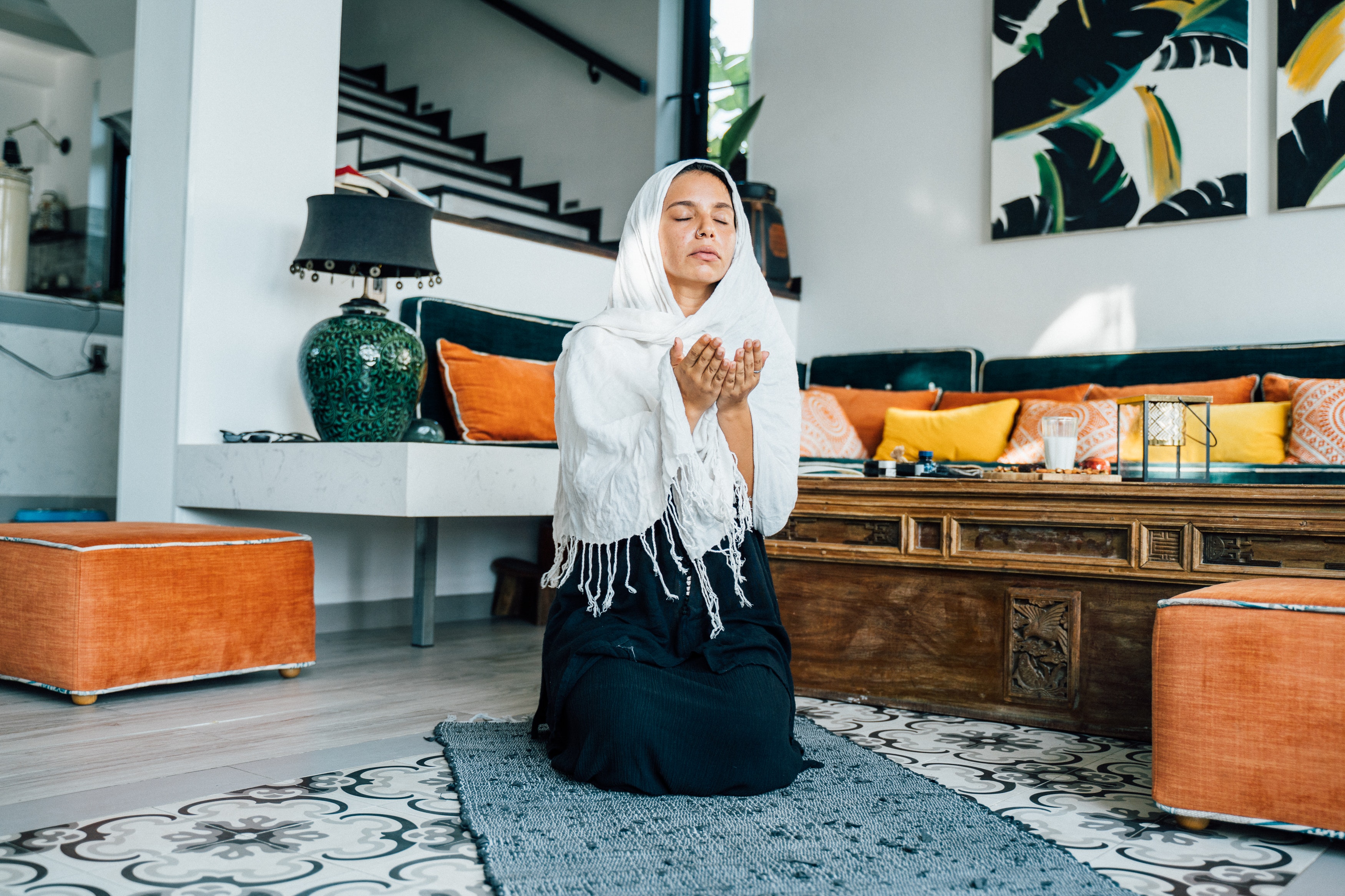 Mau Bikin Hati Seseorang Luluh? Amalkan 5 Doa Ini!
