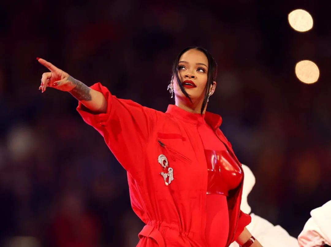 Pamer Baby Bump di Super Bowl, Rihanna Hamil Anak Kedua