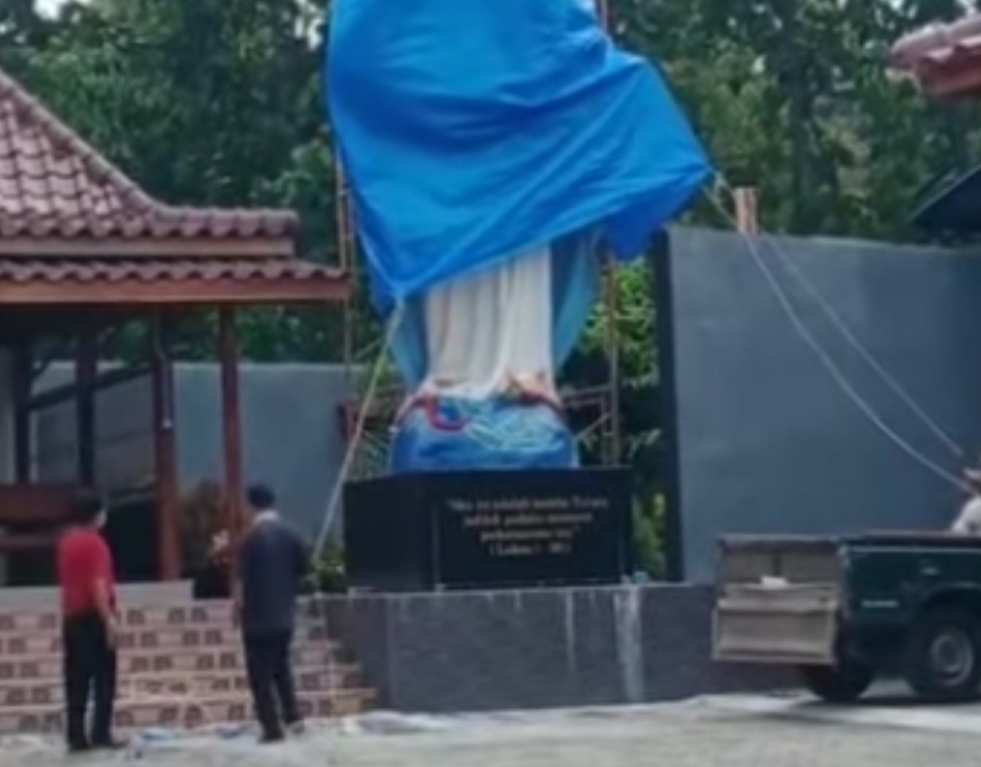 Viral Patung Bunda Maria Ditutup Terpal, Ternyata Inisiatif Pemilik Rumah Doa