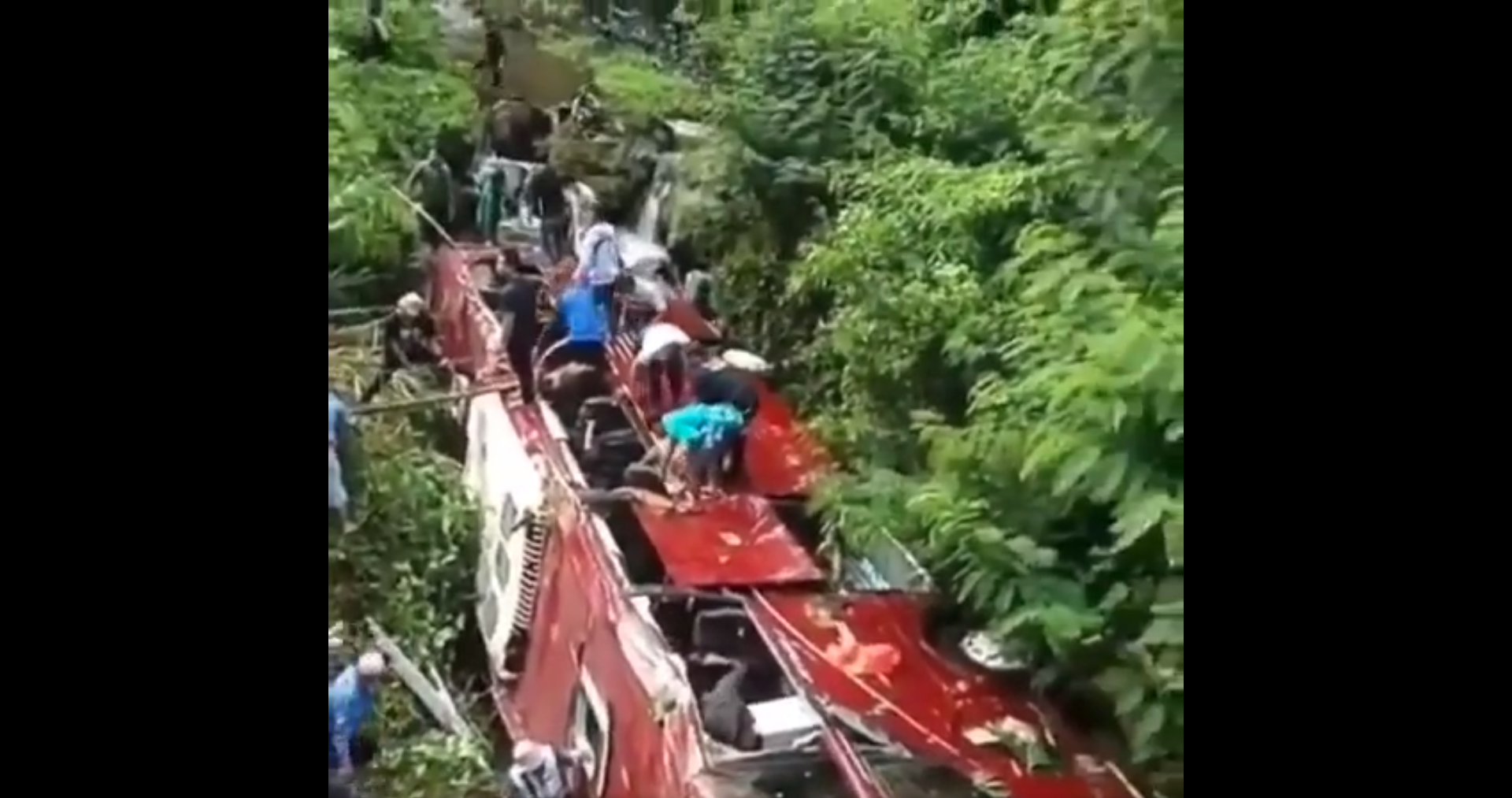 Kronologi Bus Terjun ke Sungai di Objek Wisata Guci, 1 Penumpang Meninggal Dunia