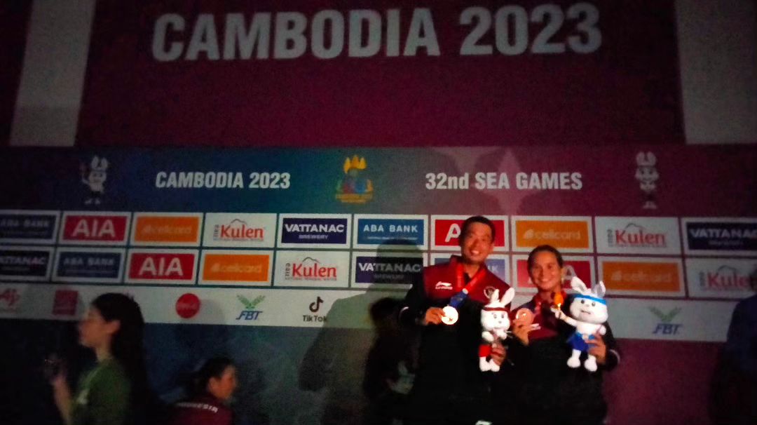 Viral, Atlet Ganda Campuran Tenis Indonesia Terima Medali Emas dalam Gelap