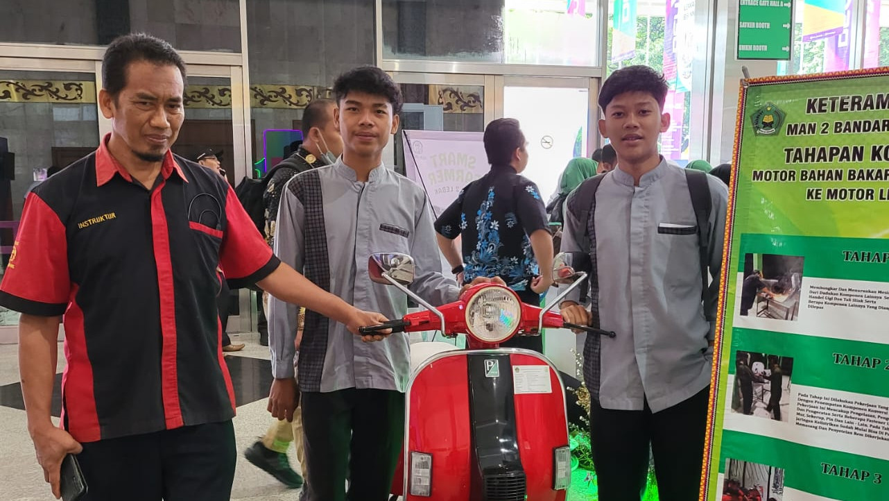 Motor Listrik MAN 2 Bandar Lampung Ramaikan Dev-X 2023