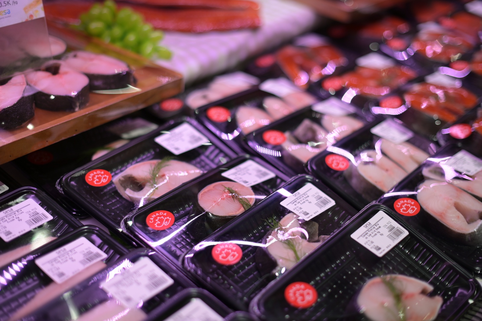 Mencicip Seafood Kanada di SESA Organic Market SCBD