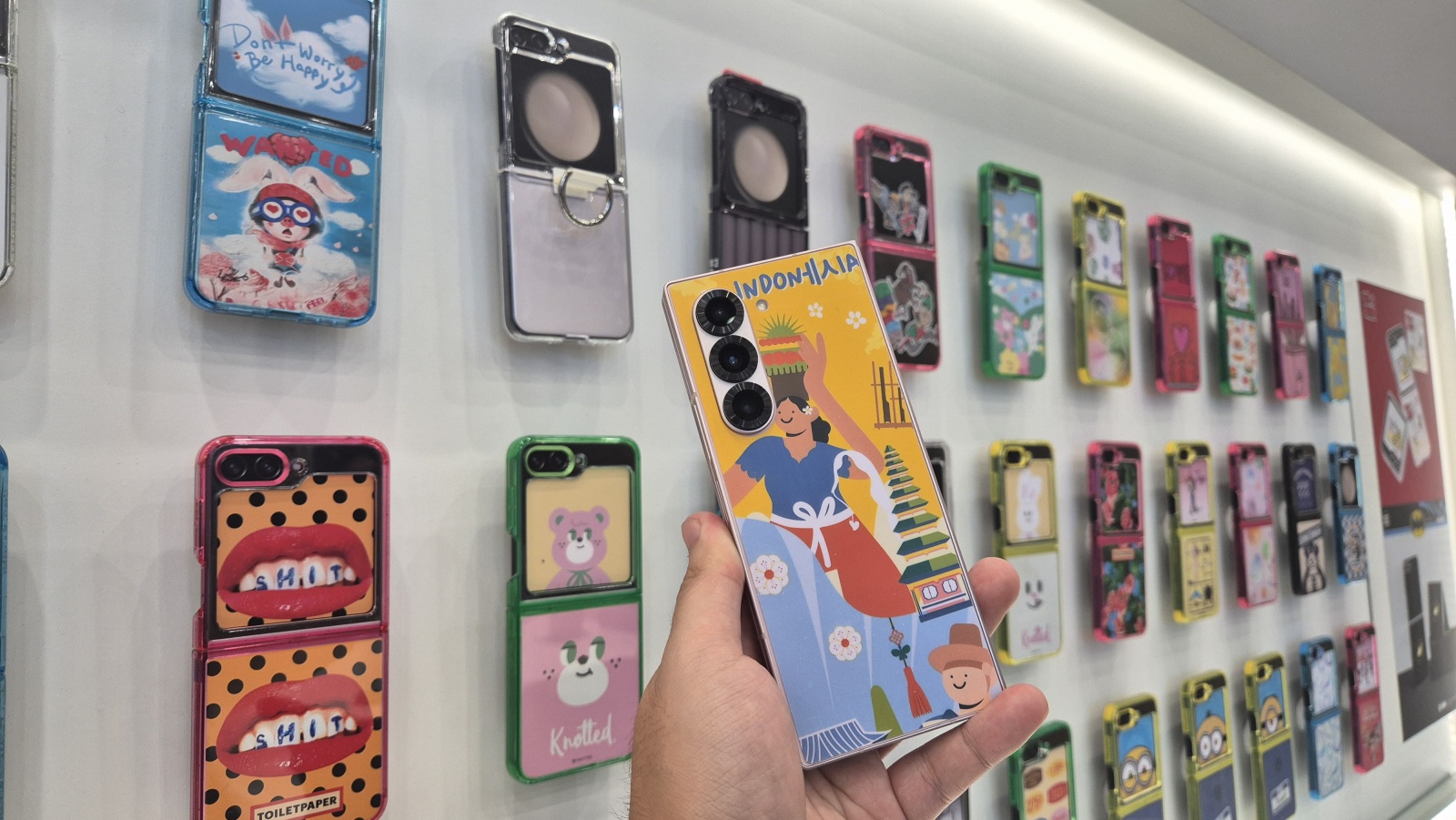 Galaxy AI Jadi Rahasia Ilustrator Bali Bikin Aksesori Unik Bercorak Indonesia-Korea
