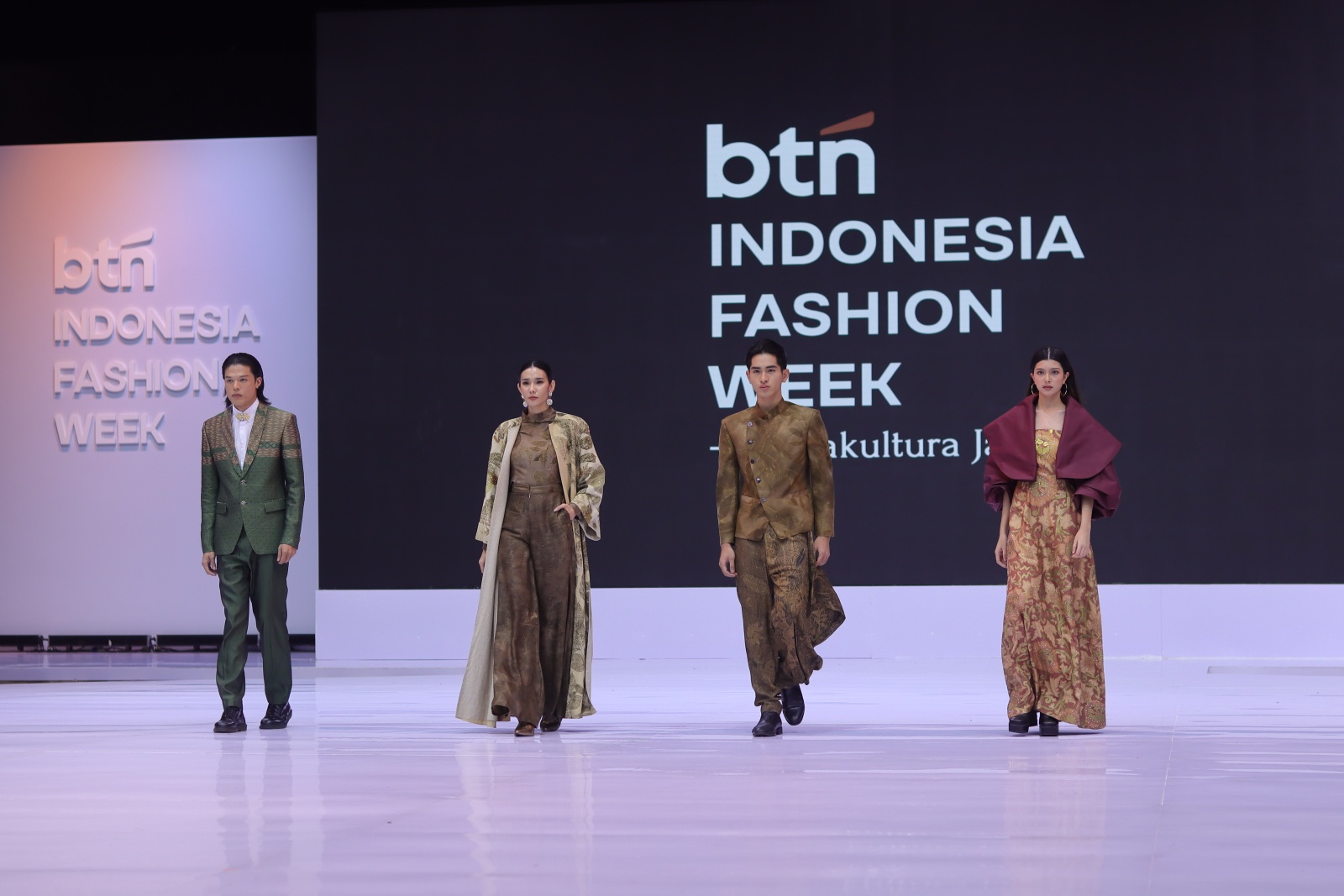 34 Ribu Pengunjung Ramaikan BTN Indonesia Fashion Week 2025 