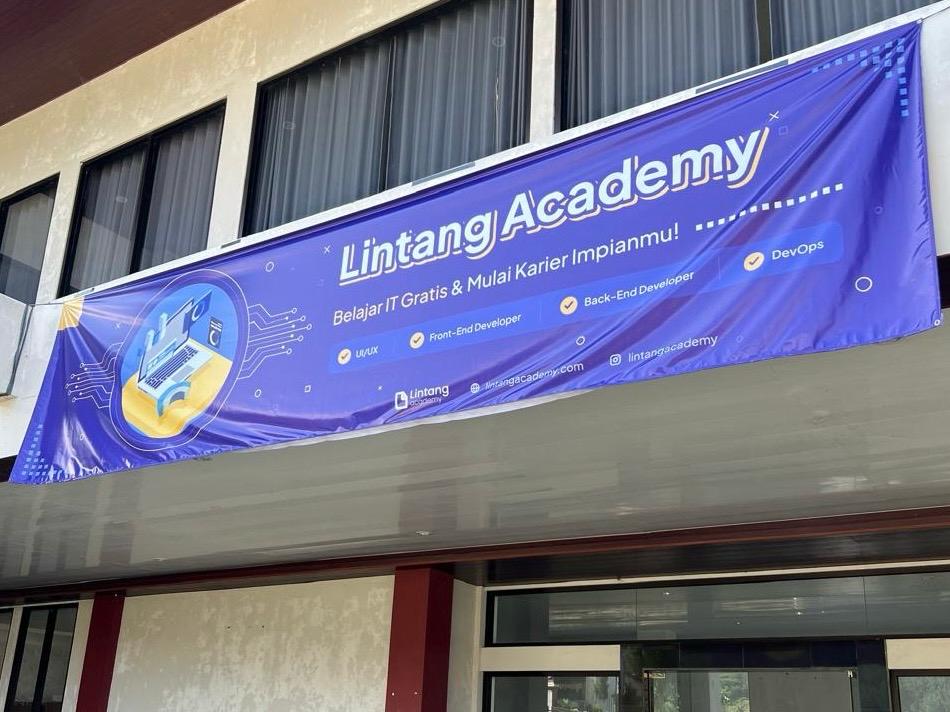 Lintang Academy: Sekolah IT Gratis di Lereng Gunung Slamet
