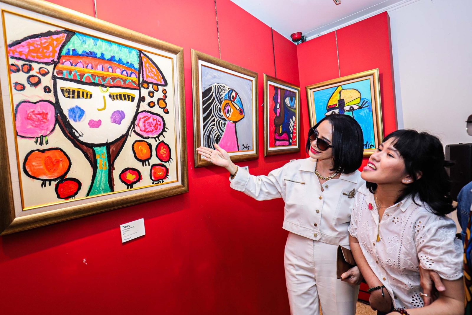 Menikmati Karya Pelukis Disabilitas Gadis Dharsono dalam ‘Joy in Color’