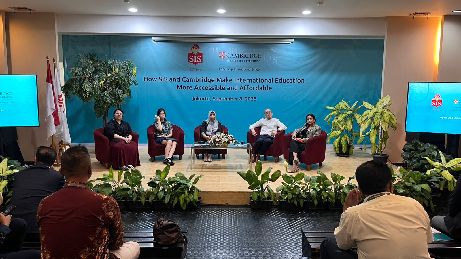 Cambridge Pelajari Cara SIS Membuat Pendidikan Internasional Lebih Terjangkau