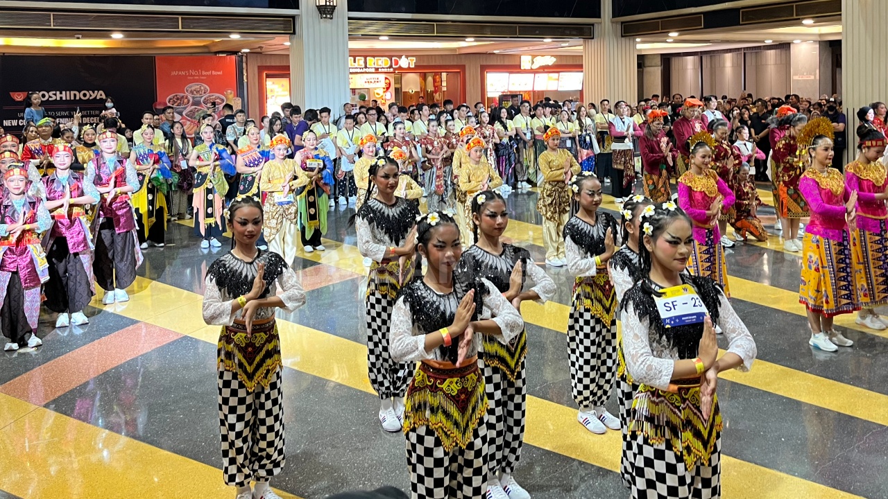 8.000 Peserta #Menaridimall Goyang 11 Mall di Seluruh Indonesia